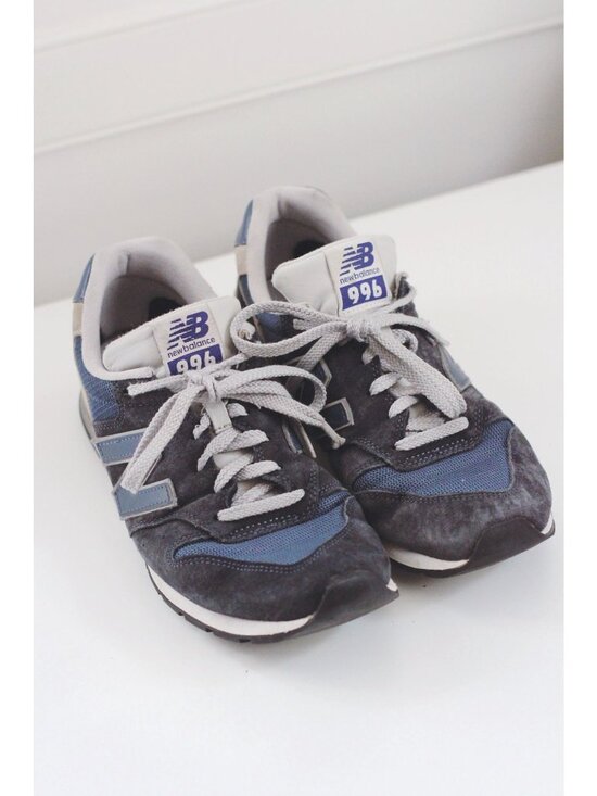 New Balance 996 Mens Running Shoes Gray & Navy Suede Mesh Retro